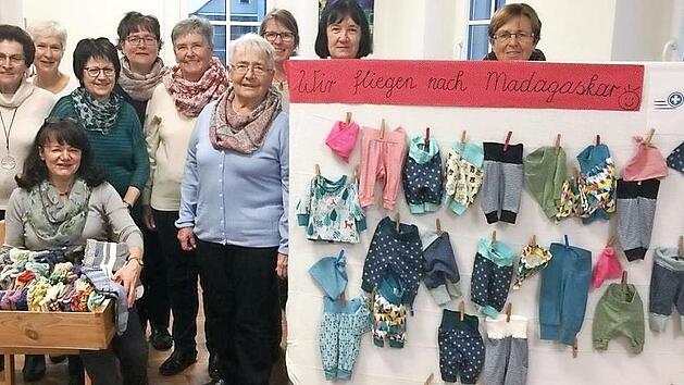 Geld- und Sachspenden bringen die Mitglieder des H&ouml;chstadter Frauenbunds nach Madagaskar. Foto: D. Gropp