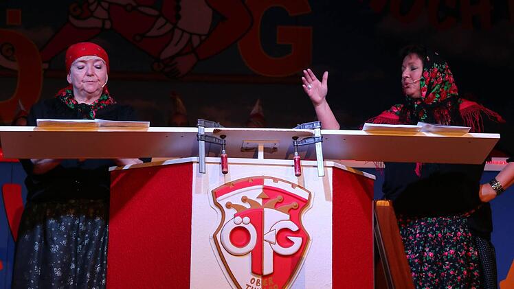 Prunksitzung der "Öwerdöllwer Fosenochts-Gemeinschaft". Foto: Gerd Schaar