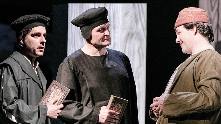 Es geht um Menschen im Netz der Macht. Es geht um wechselnde Allianzen und die Verflechtungen von Kirchengeschichte, Politik und Wirtschaftsgeschichte zur Zeit der Reformation, wenn das Stuttgarter Schauspielhaus am Samstag, 6. Mai im Kissinger Kurtheater spielt.  Foto: Loredana La Rocca