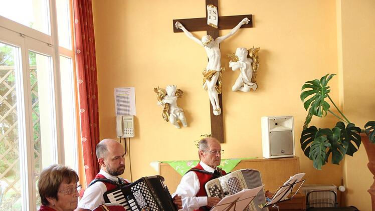 Einweihung des Erweiterungsbaus für Betreutes Wohnen in St. Michael.Heike Beudert