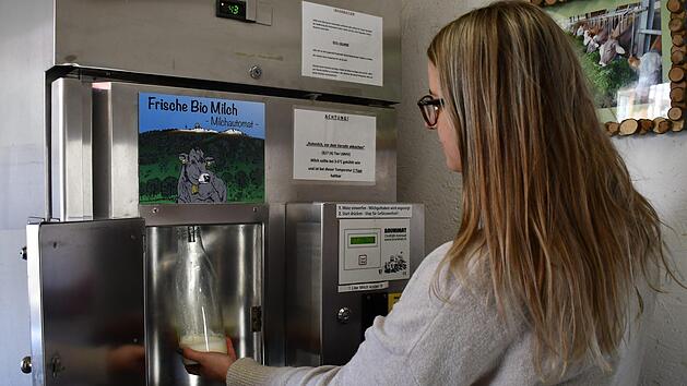 In der Rh&ouml;n gibt es mehrere Milchtankstellen, die von Rh&ouml;ner Milchbauern betrieben werden. Foto: Zarah Greiner