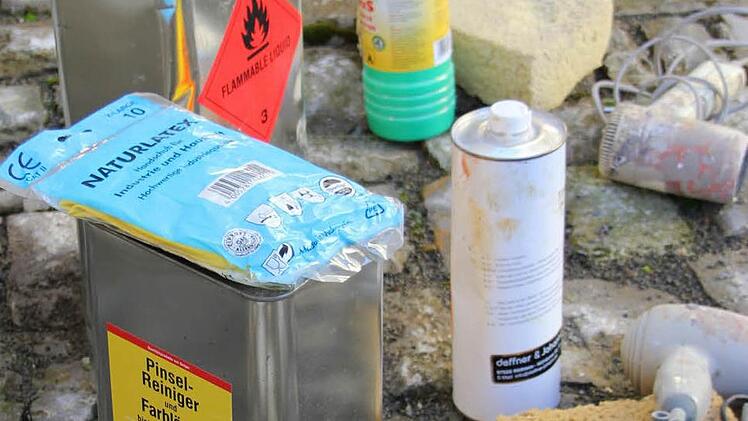 Hochkonzentrierte L&ouml;sungsmittel waren n&ouml;tig, um den Graffiti-Schmierereien halbwegs beizukommen.