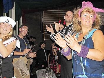 Sie ist immer wieder gut, die Stimmung beim Faschingsball "Sex in Ost".  Fotos: Martin Koch