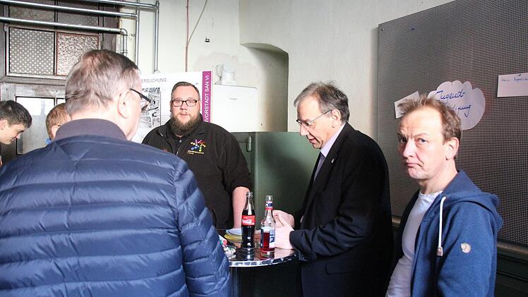 Die Diskussionsrunde mit Bürgermeister Thomas Nowak (zweiter von rechts).