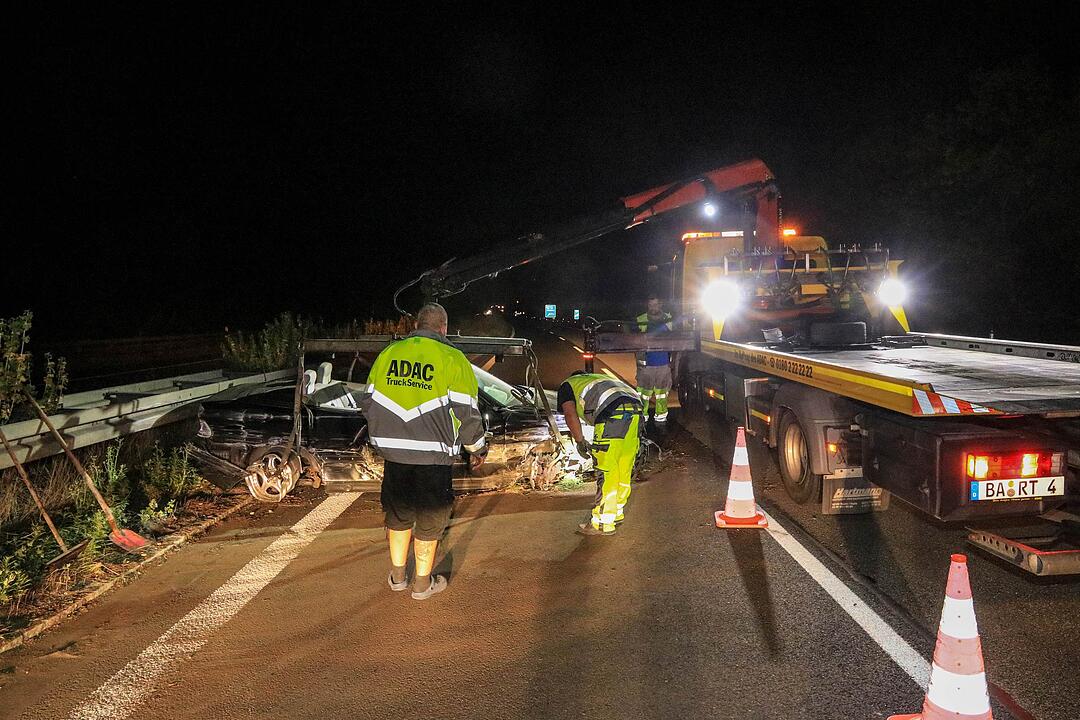Schwerer Unfall auf A70 bei Ebelsbach: Mit 1,1 Promille gegen die Leitplanke