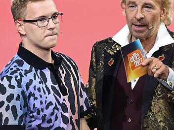 Thomas Gottschalk unterhält sich in der TV-Show mit dem späteren Wettkönig Leon Krampe.