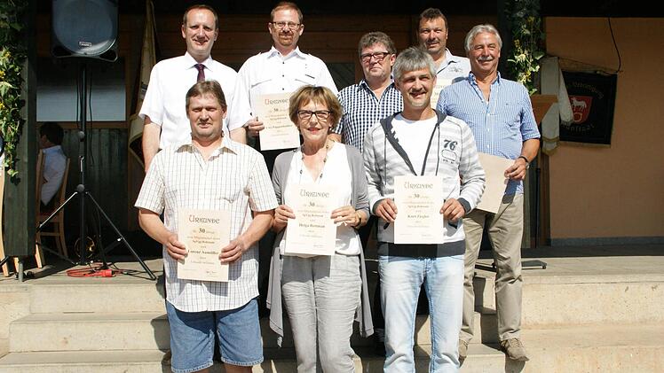 Auch der Vorsitzende Uwe Pappenheimer selbst wurde für 30jährige Mitgliedschaft ausgezeichnet.