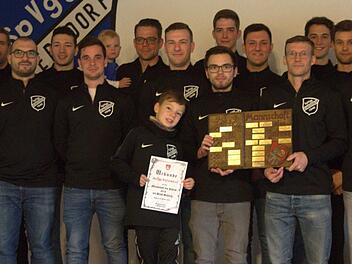 Zu Seßlachs "Mannschaft des Jahres 2018" wurde die 1. Herren-Mannschaft der SpVgg Dietersdorf gekürt. Dem Team gelang 2018 der Aufstieg in die Kreisklasse 3.  Foto: Bettina Knauth