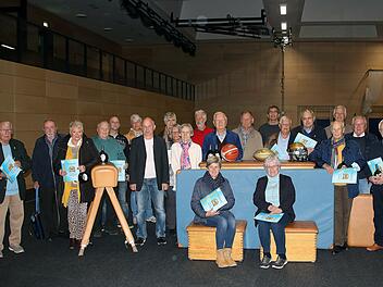 50 Mitglieder des TSV Münnerstadt, die zusammen 2065 Jahre im Verein sind,  wurden bei der Hauptversammlung geehrt. Nicht alle konnten an der  Versammlung teilnehmen. Foto: Dieter Britz