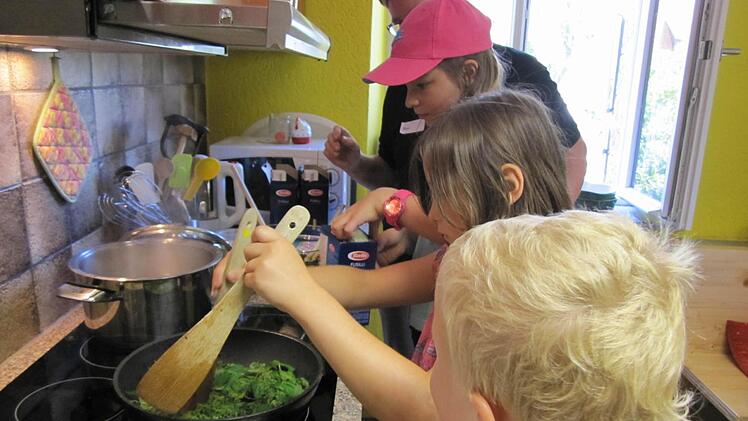 Kräuter und Nudeln - super Mischung fanden die Kinder.