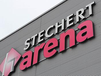 Hat keine Zukunft mehr: Der Name Stechert an der Bamberger Arena.  Foto: Michael Gründel