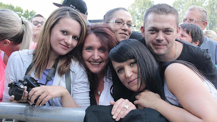 Xavier Naidoo machte seine Fans am Samstag im Forchheimer Jahnstadion glücklich. Foto: Josef Hofbauer