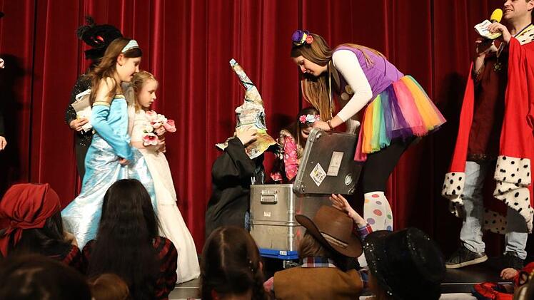 Impressionen vom Kulmbacher Kinderfasching in der Stadthalle Barbara Herbst