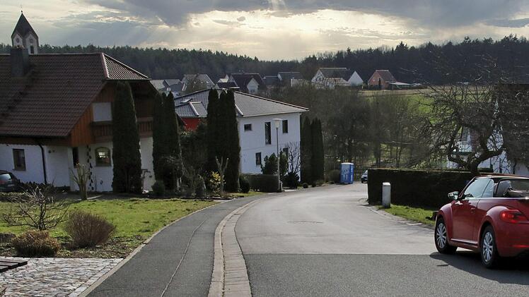 Nach Bischof Arno von Würzburg ist in Windheim eine Straße benannt. Er  lebte im neunten Jahrhundert. Foto: Dieter Britz