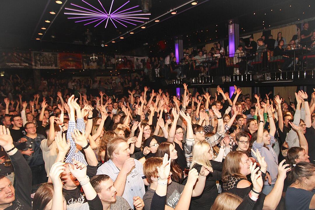 Klasse Party-Stimmung  am ersten Weihnachtsfeiertag