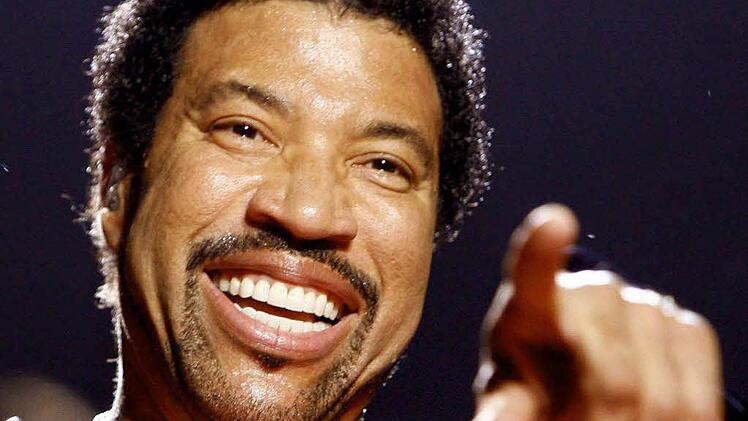 Lionel Richie hat gut lachen. Den Oscar erhielt er für "Say You, Say Me". Foto: dpa
