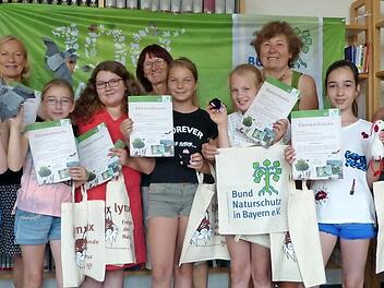 Die fleißigen Sammlerinnen vom Herder-Gymnasium Foto: Pauline Lindner