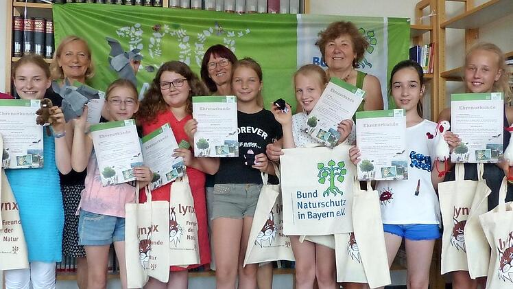Die fleißigen Sammlerinnen vom Herder-Gymnasium Foto: Pauline Lindner
