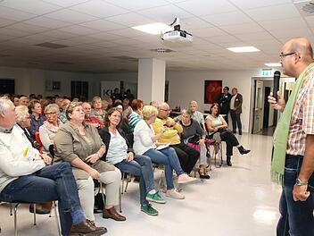 Markus Ipta, Vorsitzender des Hospizvereins Kulmbach, informierte auf Einladung der Fachverlage und der Bayerischen Rundschau im Verlagsgebäude der Mediengruppe Oberfranken über die Patientenverfügung aus medizinischer Sicht.Alexander Müller