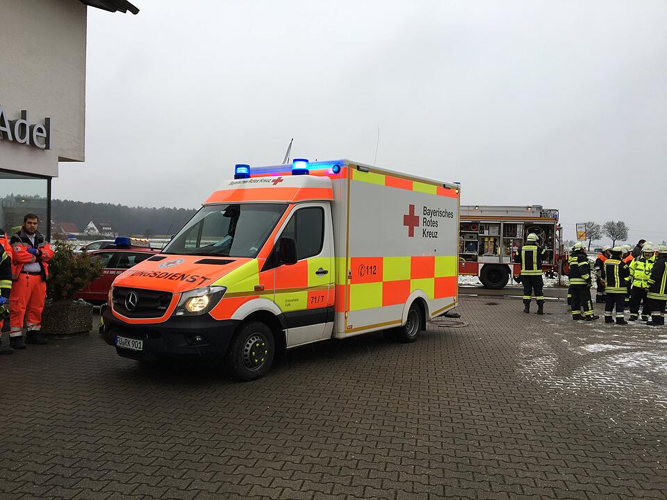 Landkreis Fürth: Auto überschlägt sich - 42-Jähriger lebensgefährlich verletzt