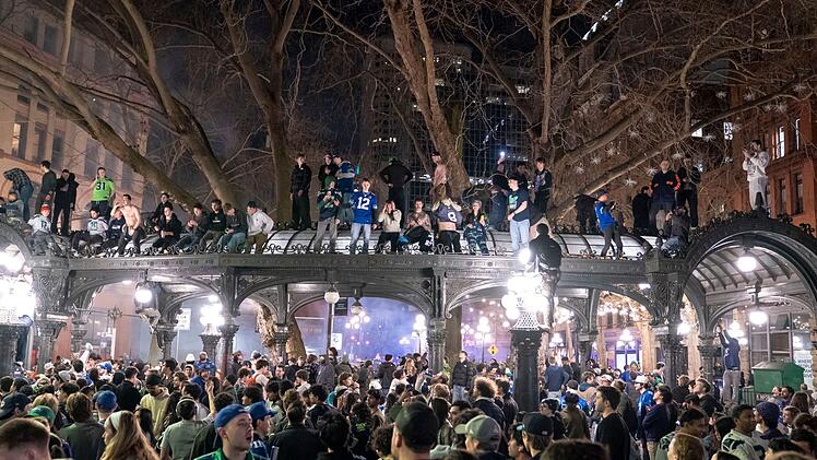 Die Seattle Seahwaks gewann den Superbowl 2026, die Stadt wurde daraufhin zur Partyzone.