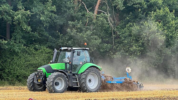 Landmaschine brennt bei Herzogenaurach