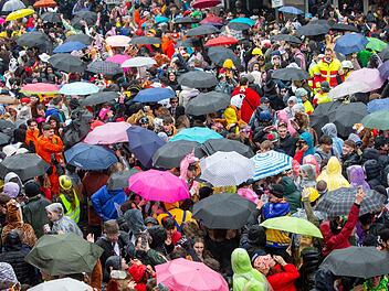 Vereinzelt Regen und milde Temperaturen bis Rosenmontag erwartet.