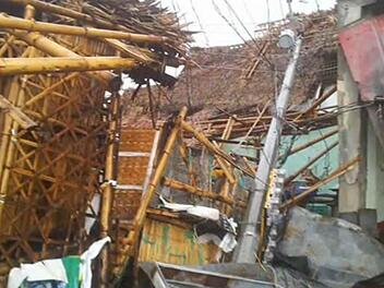 Die philippinische Gemeinde Batan ist von Taifun Haiyan schwer getroffen worden - viele Häuser sind zerstört. Die Strullendorfer Familie Dorn will nun helfen.  Foto: privat