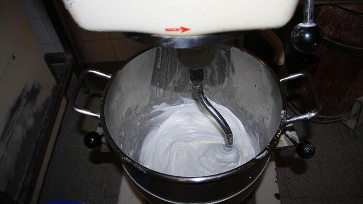 ...mit Zuckerguss verziert werden.