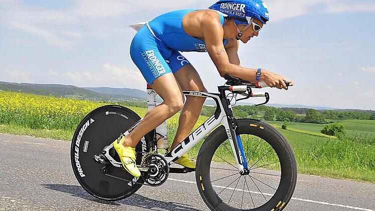 Der Michelauer Andreas Dreitz auf dem Rad. Bei der Mitteldistanz-Weltmeisterschaft überquerte er bei den Profis als 21. die Ziellinie. Fotos: privat