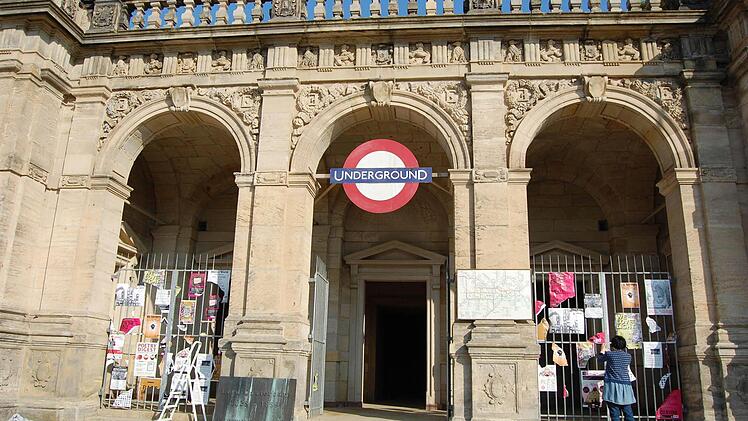 Filmkulisse: U-Bahn-Station auf dem Schlossplatz