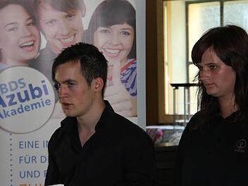 Die Teilnehmer Fabian Völk und Annika Fischer halten die Azubi-Akademie für ein gelungenes Projekt. Foto: Marco Meißner