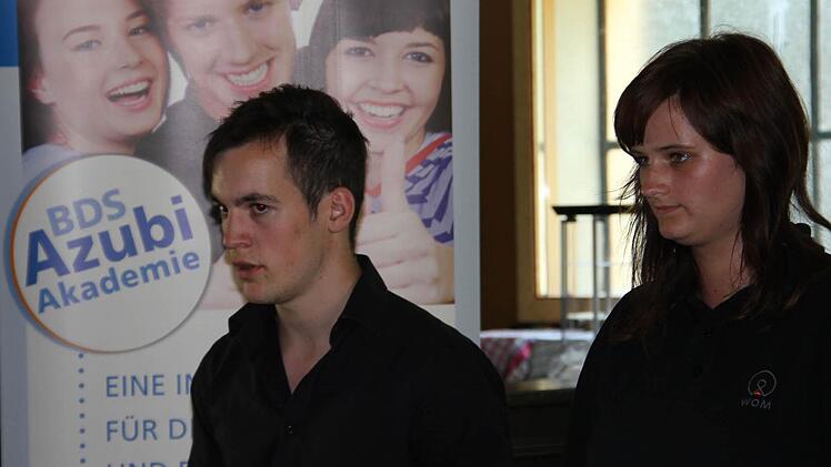 Die Teilnehmer Fabian Völk und Annika Fischer halten die Azubi-Akademie für ein gelungenes Projekt. Foto: Marco Meißner