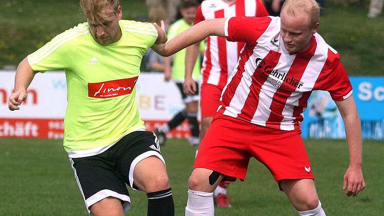 Ebersdorfs Kapitän Jakob Engelmann (links) will mit seinen Sylvianern unbedingt die Relegation erreichen. Foto: Timo Geldner