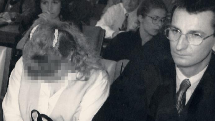 Rechtsanwalt Thomas Mönius hat vor Gericht die Frau vertreten, die 1993 durch einen Tritt in den Bauch den Tod ihres Sohnes Tobias verschuldet hatte. Gemeinsam mit ihrem Mann ließ sie die Leiche verschwinden und täuschte eine Entführung vor. Foto: Wolf-Dietrich Weissbach/dpa-Archiv