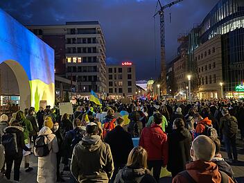 Nach Angriff Russlands: 3000 Menschen demonstrieren in Nürnberg für Frieden in Europa