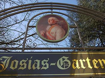 Den Biergarten wollen künftig die Schwestern Maria und Sarah Franz aus Seßlach bewirtschaften. Foto: Berthold Köhler