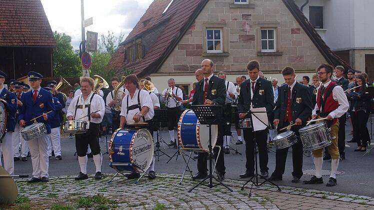 Alle Gastvereine spielten gemeinsam "Musik ist unsere Welt"