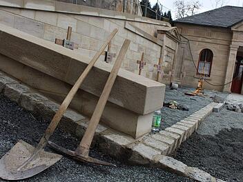 Der Friedhof in Wallenfels war sowohl für den Architekten als auch für die Bauarbeiter eine Herausforderung. Foto: Lisa Kieslinger