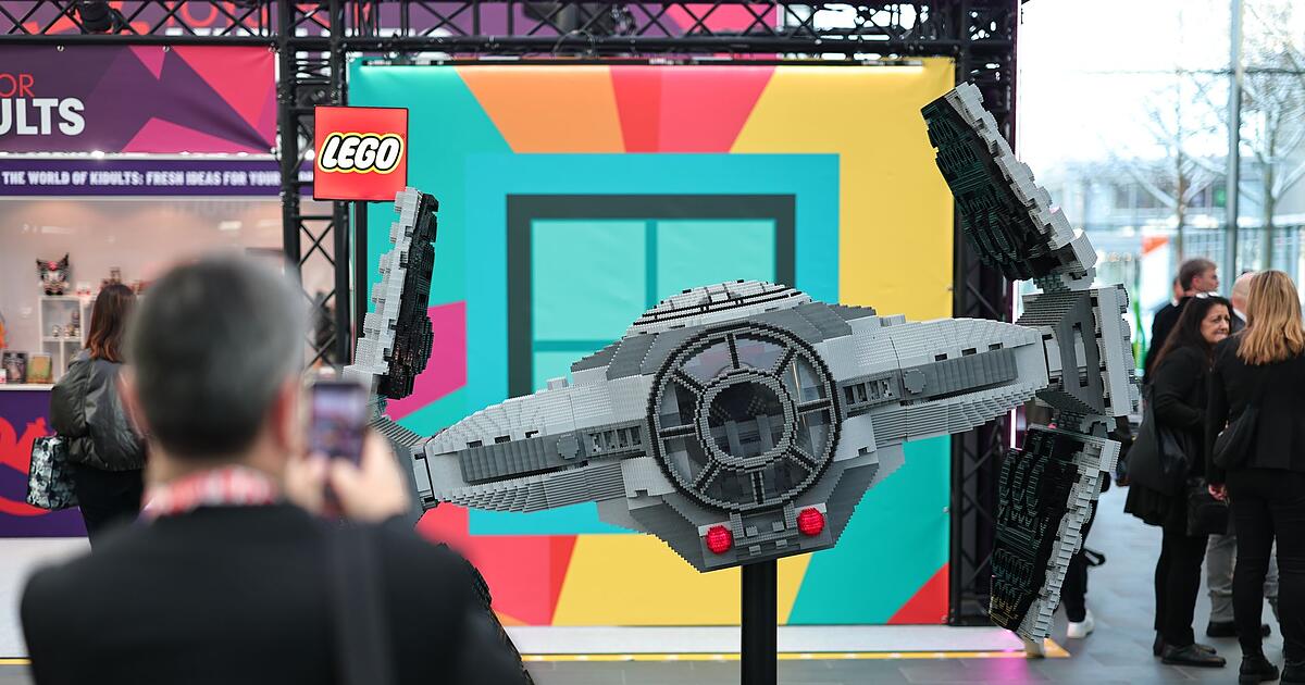 Messe-zeigt-Spielzeug-Trends-Erwachsene-Kreativit-t-KI