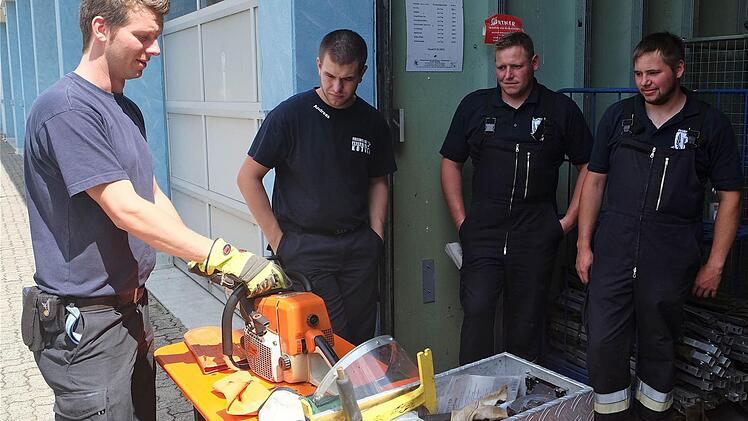 Maschinisten-Ausbildung des Kreisfeuerwehrverbandes im Atemschutzzentrum Oberthulba   Foto: Gerd Schaar