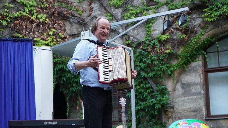 Jan Burdinski in Schloss Geyerswörth: der Intendant des Fränkischen Theatersommers Foto: Theatersommer