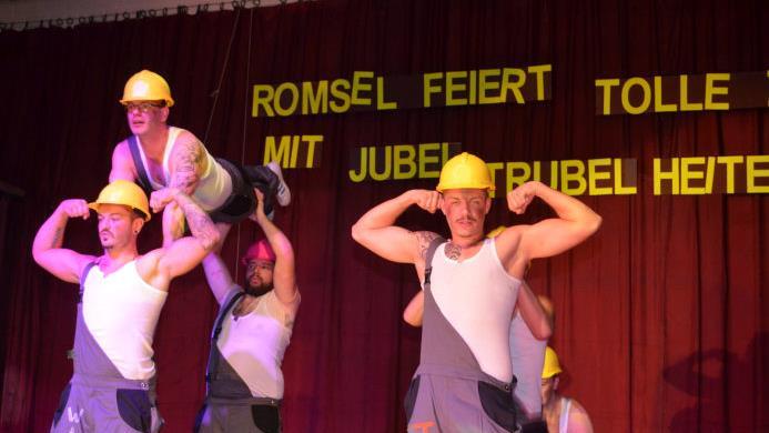 Die sexy Bauerarbeiter vom Ramsthaler Männerballet.Andreas Lomb