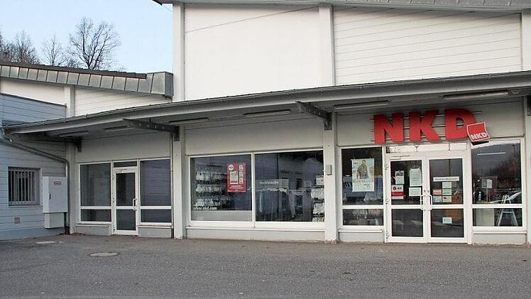 In den ehemaligen Schlecker-Markt in Altenkunstadt (links im Bild neben dem Bekleidungsgeschäft NKD) zieht kein Spielcasino ein. Der Bebauungsplan sieht nur die Ansiedlung von Einzelhandelsgeschäften vor.