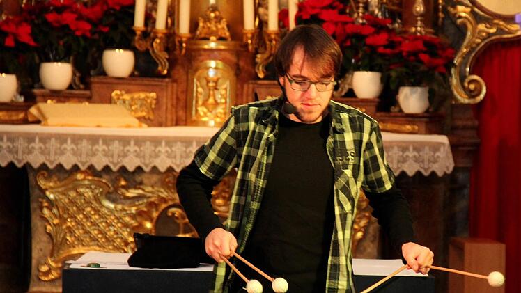 Christoph Günther am Marimbaphon Foto: Johanna Blum