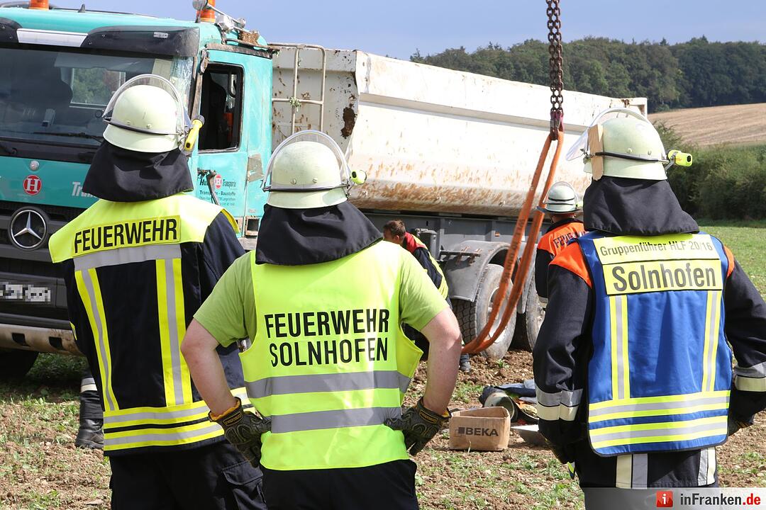 Lkw überschlägt sich bei Langenaltheim