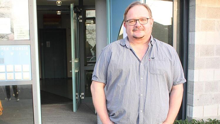 Jürgen Findeiss ist für die Männer- und Väterberatung im Haus kirchlicher Dienste zuständig. Seit Sommer gibt es dieses Angebot in Lichtenfels. Foto: Ramona Popp