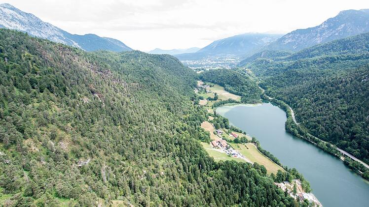 Bad Reichenhall: Rettungshubschrauber rettet ver&auml;ngstigte Familie vom Berg