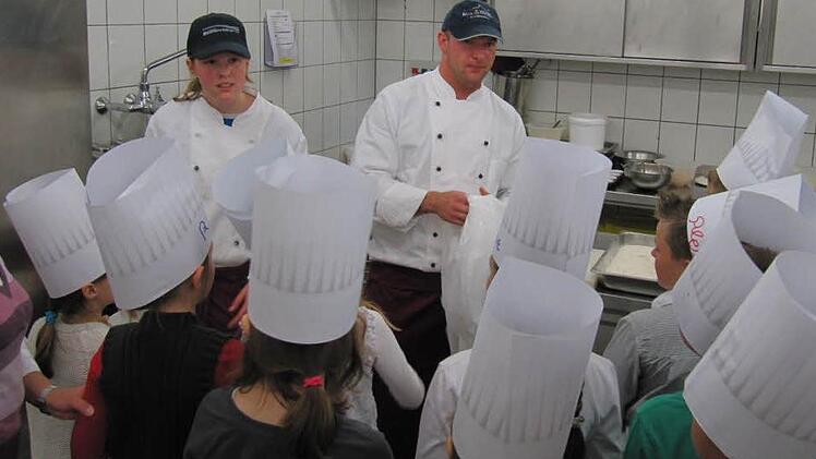Große Besprechung mit Köchin Daniela Schmitt und Koch Christian Popp: Vor dem Kochen und Backen kommt? Na klar, Händewaschen!