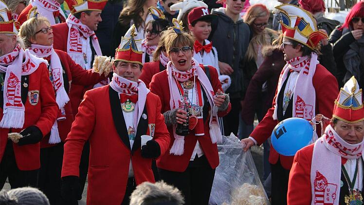 Faschingszug Schwärzelbach  Foto: Gerd Schaar